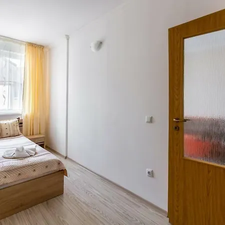 Gym 1 Bedroom With Kitchen Zk Lägenhet Slăntjev Brjag