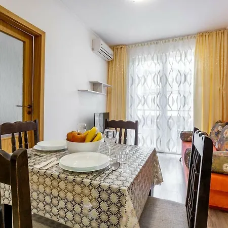 Gym 1 Bedroom With Kitchen Zk Apartment *